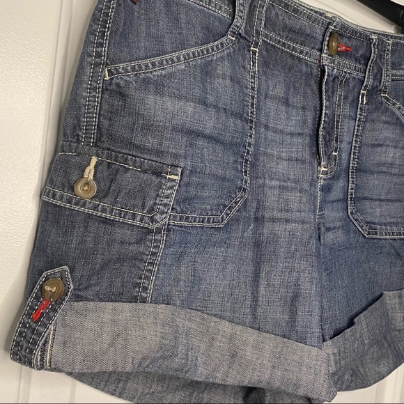 Tommy Hilfiger Boyfriend Style Rolled Up Cuffed Hem Denim Blue Jean Shorts - Picture 2 of 4